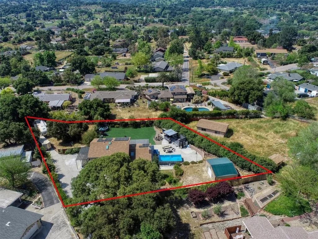 3430 Falda Road, Atascadero, California 93422