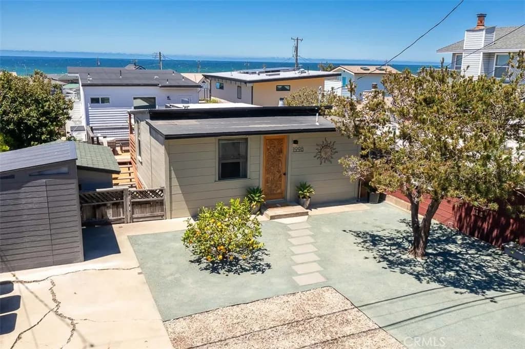 1 bed 1 bath Residential at 1998 Circle, Cayucos, California 93430