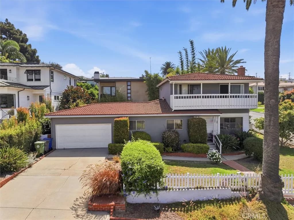214 S Poinsettia Avenue, Manhattan Beach, California 90266