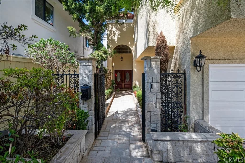 1619 6th, Manhattan Beach, California 90266