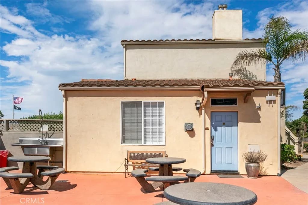 444 Pier Avenue 12, Oceano, California 93445