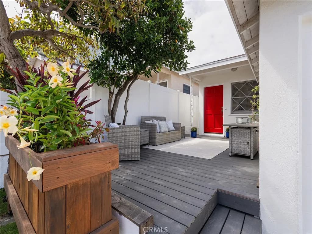 1631 Carver Street, Redondo Beach, California 90278