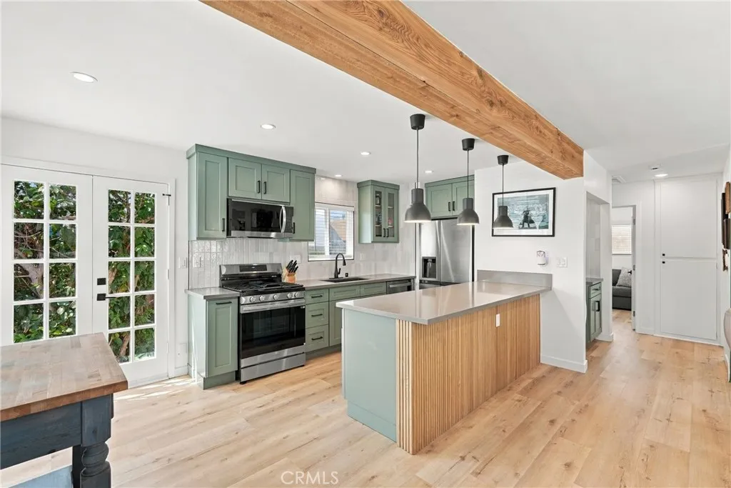 411 E Franklin, El Segundo, California 90245