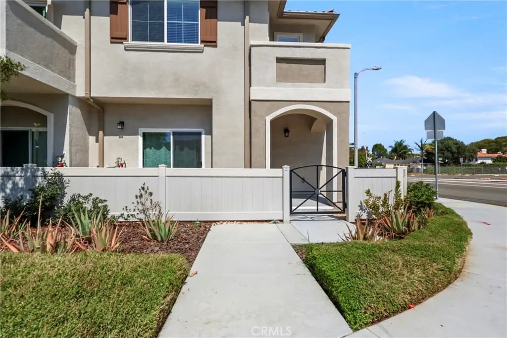 2043 Lincoln Avenue, Torrance, California 90501