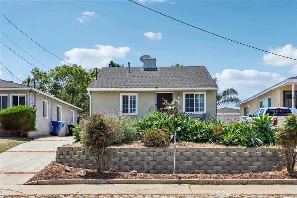 1534 W 213th, Torrance, California 90501