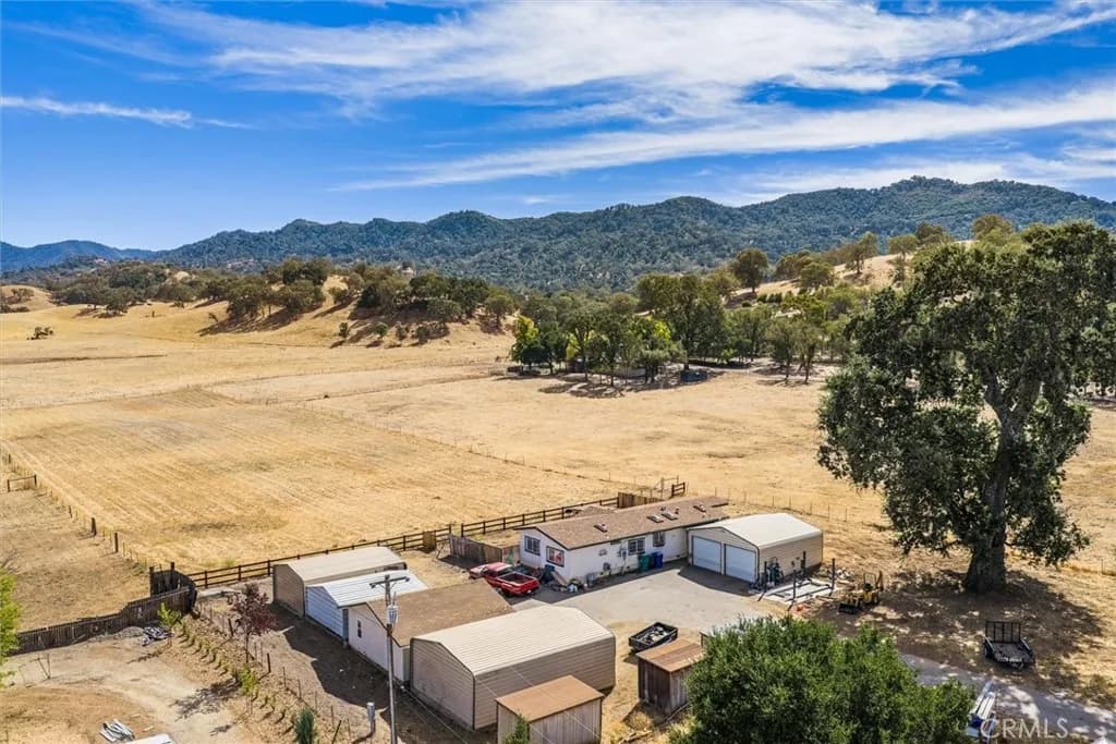22815 I, Santa Margarita, California 93453